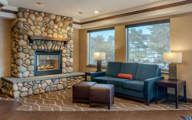 Comfort Inn & Suites Lincoln City