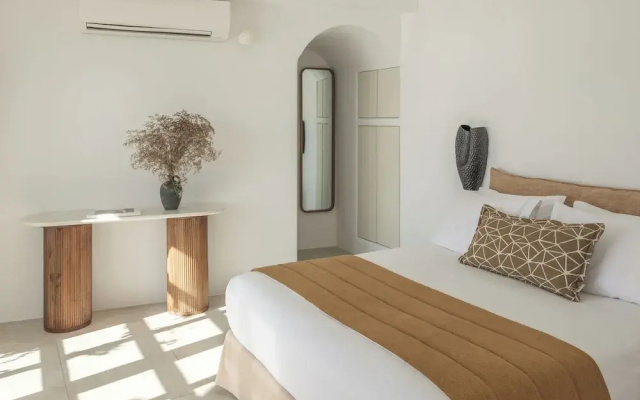 Cave Suite Oia