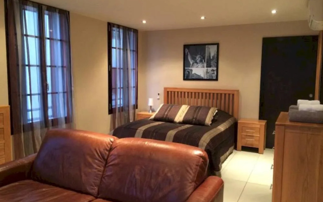 Suites Coronell d'En Vila