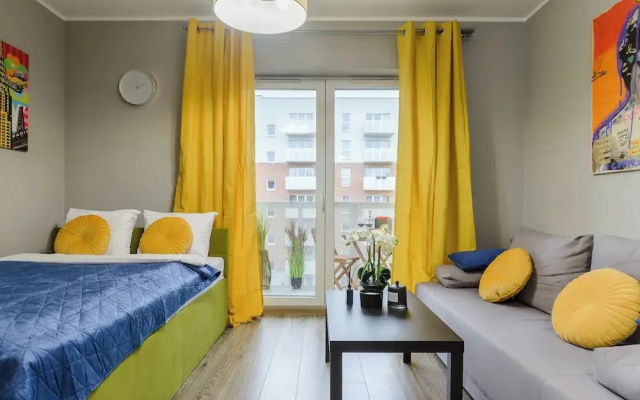 Lumina modern studio with balcony