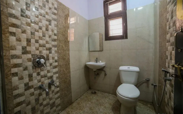 OYO Home 16423 Spacious 3BHK
