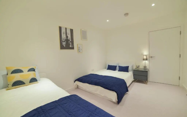 Superhost's Brand New Luxury London Flat