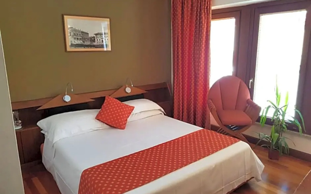 HR Hotel