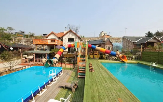 Gaypeong Smuff House Dokchae Pension