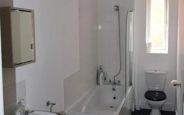 Cleopatra Family Accommodation Sleeps 11 with 2 free parkings