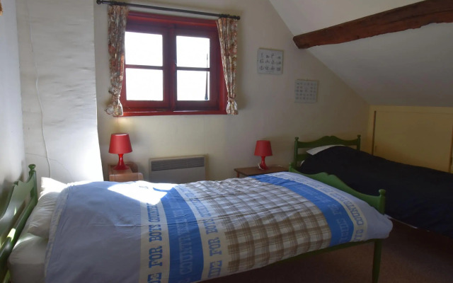 Holiday home in St. Maurice sur Aveyron with garden