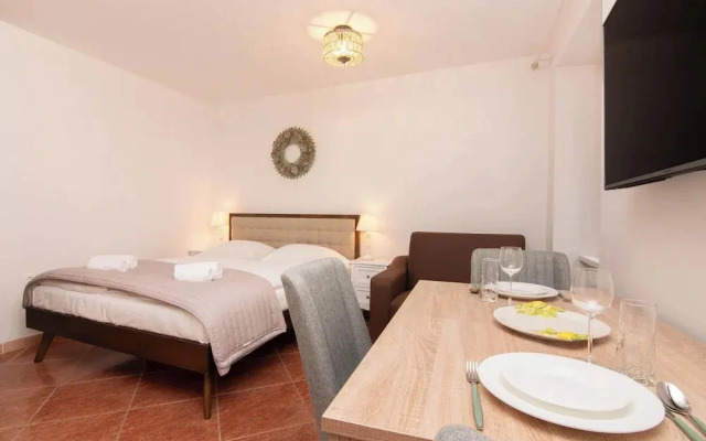 Apartments Leonel Piran