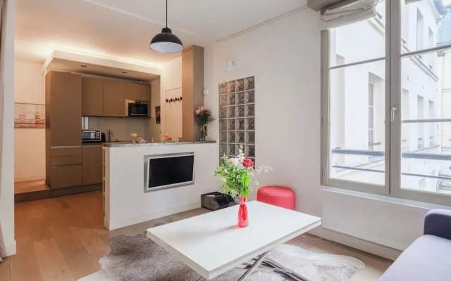Paris Marais Bouquet Residence