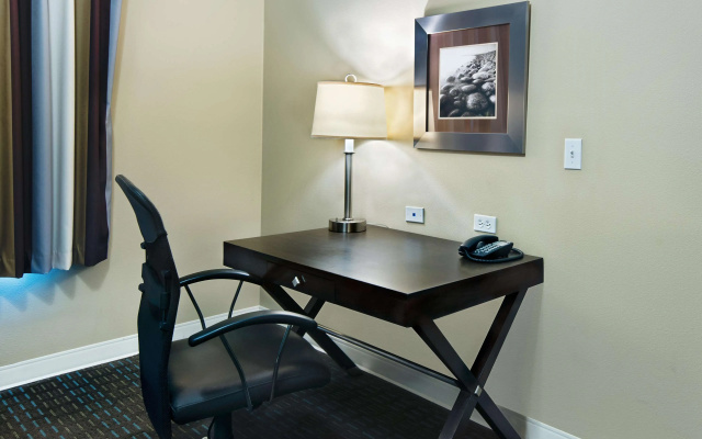 Oxford Suites Silverdale