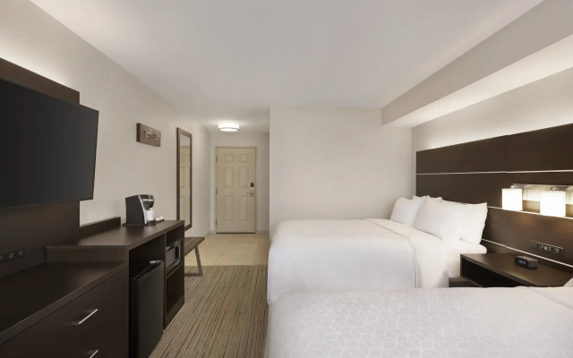 Holiday Inn Express Sarasota East - I-75 by IHG