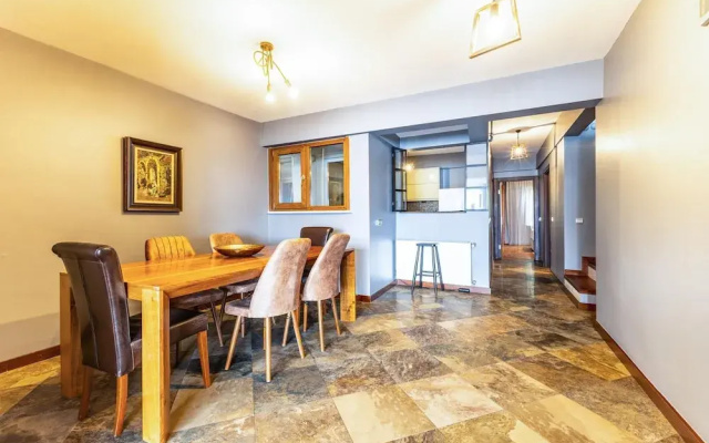 Duplex Flat w Panoramic Bosphorus View and Terrace