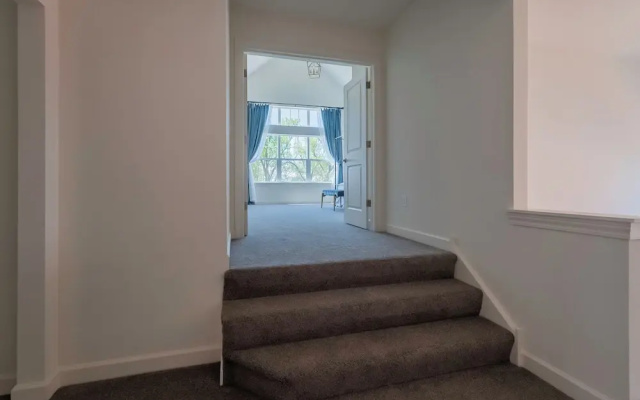 2708 Harbor Court