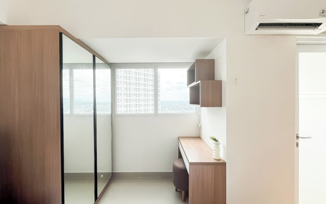 Homey And Minimalist Studio At Apartment Cisauk Point