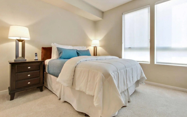 Wilshire La Brea Apartments