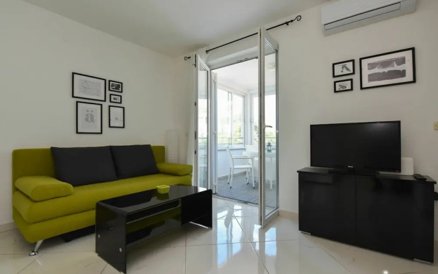 Luxurious Apartment in Novalja Near Sea