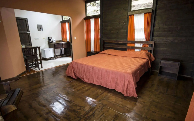 Hotel Alto Palomo