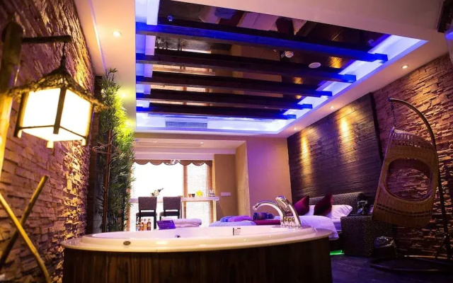 Rose Lover Hotel