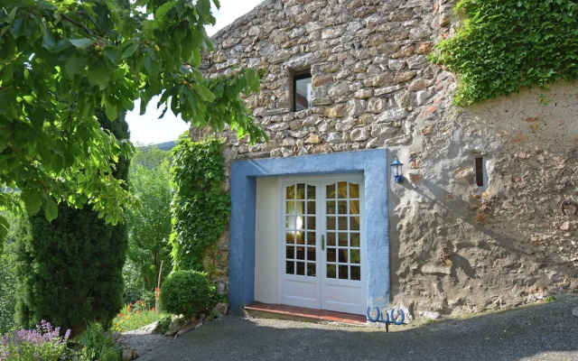 Villa in Pyrenees with Stunning Mountain Views
