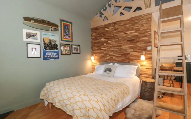 Pear Tree Lodge