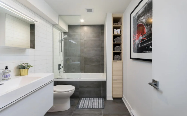 Gorgeous 1BR Sleeps 4 in Griffintown