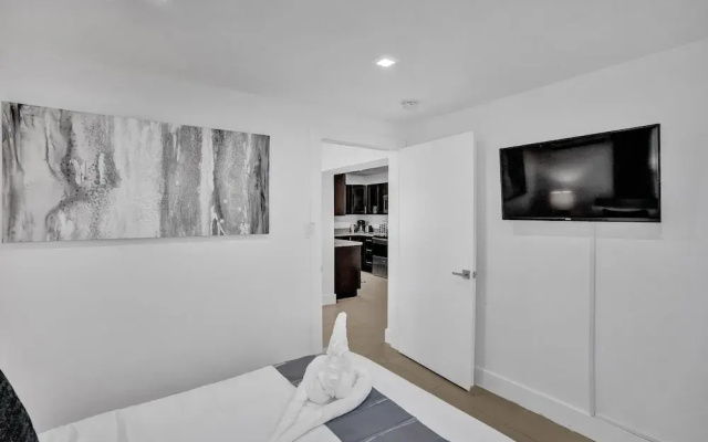 Waterfront Newly Renovated 4 BR Home