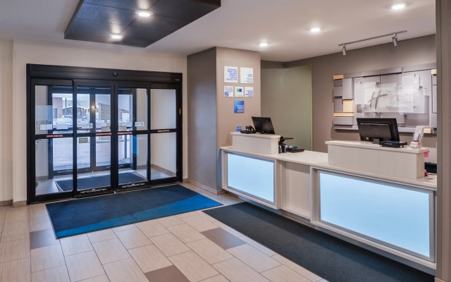 Holiday Inn Express & Suites Sioux Falls At Empire Mall by IHG
