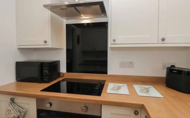 Yewdale View Apartment