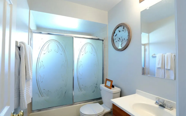 Rainbow's End 3 Bedrooms Lake Views