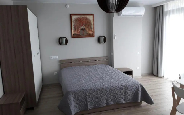 Green Line Apartment