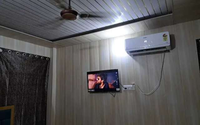 Pari Ac Restaurant & Hotel