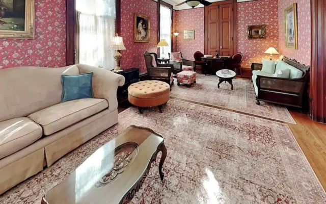 Victorian Rose by Ryson Vacation Rentals