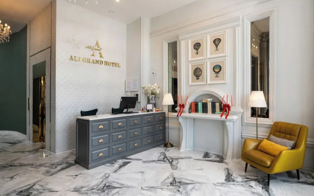 Ali Grand Hotel