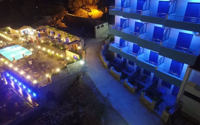 Отель Itaka Hotel Албания, Химара - отзывы, цены и фото номеров - забронировать отель Itaka Hotel онлайн вид на фасад