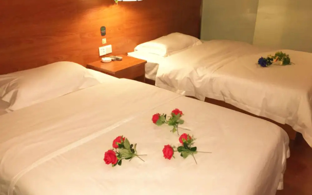 Yimi Hotel Baogang Dadao Station Branch