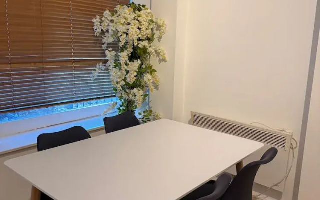 Charming London Apartment With 2 Bedrooms 2 Bath