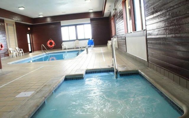 Eco-Lux Inn