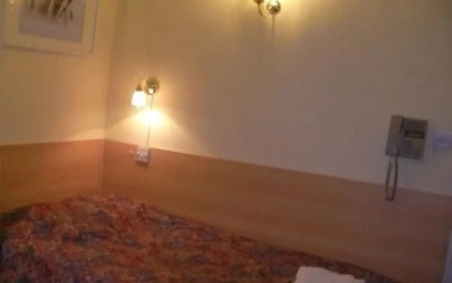 Metro Hotel