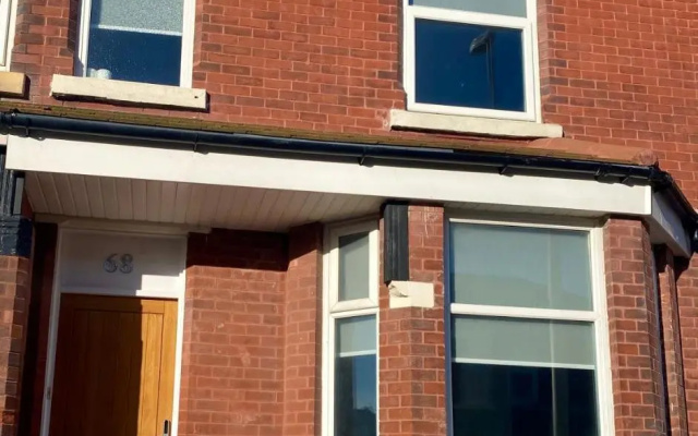 Warley House 4 Bed -Blackpool North -Family House