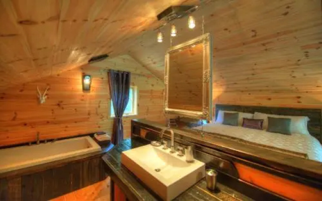 Le Val d'Isère - Les Chalets Spa Canada