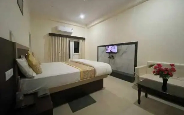 Goroomgo Nath Palace Varanasi