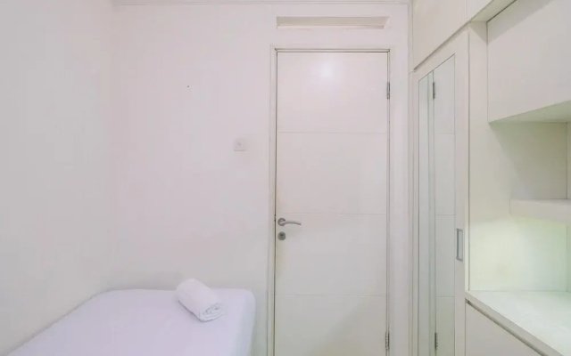 Modern And Tidy 2Br Bassura City Apartment