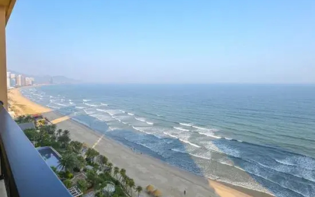 Huizhou Double Moon Bay Evening Wind Holiday Sea View Apartment