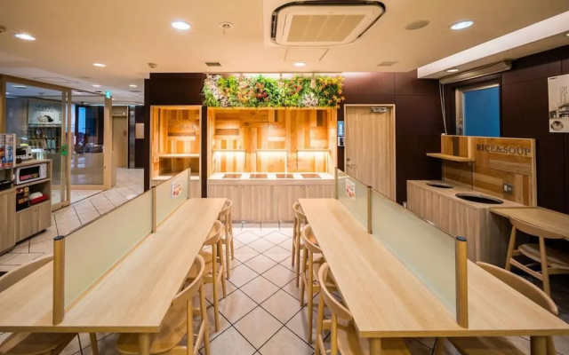 Super Hotel SubwayTanimachi 4-chome Exit 6