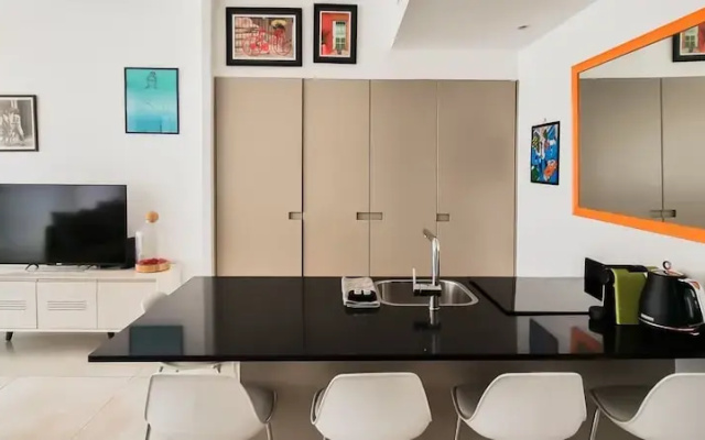 Design Apt Parking Included 2BDR TL30