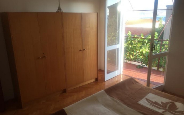Apartment Sunny  - sea side terrace & parking: A2 Starigrad-Paklenica, Zadar riviera