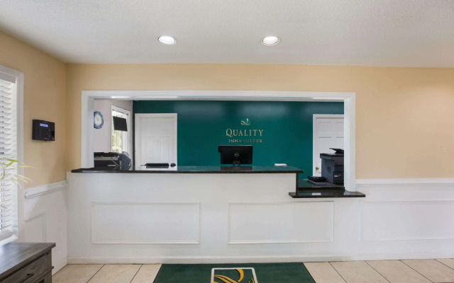 Quality Inn & Suites Greensboro near Lake Oconee