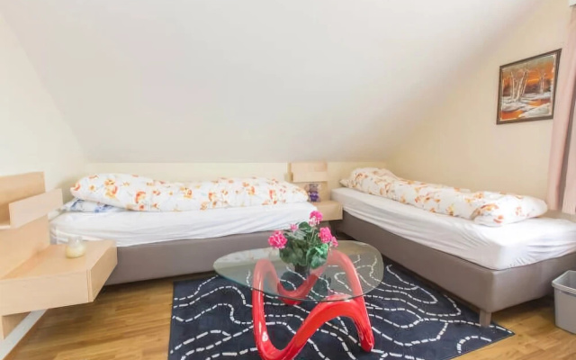 Steinar Guesthouse