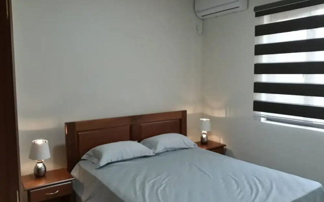 Cosy Two Bedroom Apartment With Pool and Parking