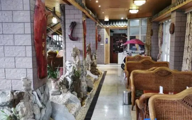 Yixuan Light Travel Hotel