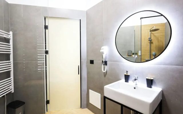 Grandstay Central 102